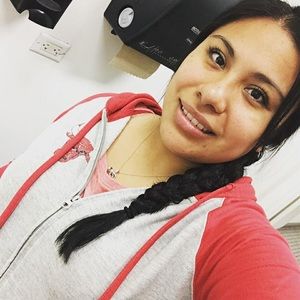 Meet your Posher, Alejandra