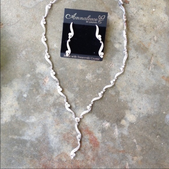 Silver necklace and earring set