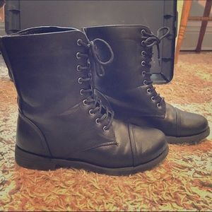 NWT Rue21 combat boots