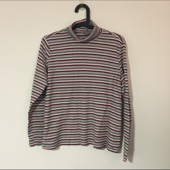 VINTAGE RED AND GRAY STRIPED TURTLENECK