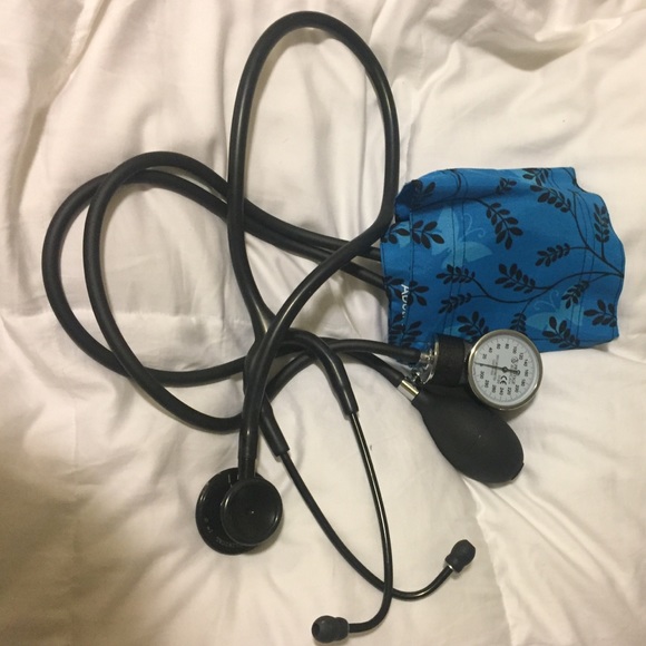 Stethoscope and blood pressure cuff set