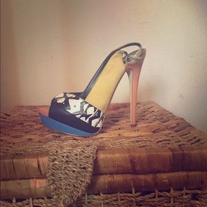 Peep toe Aldo shoes only worn once