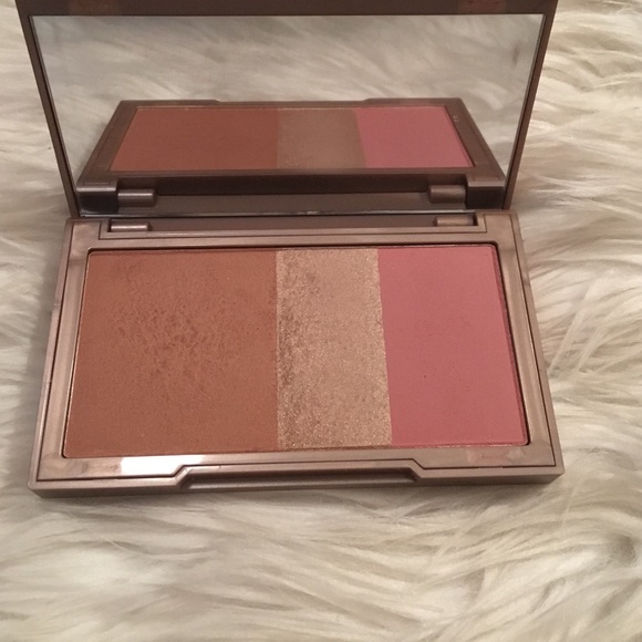 Urban decay naked flushed in strip. Only used once