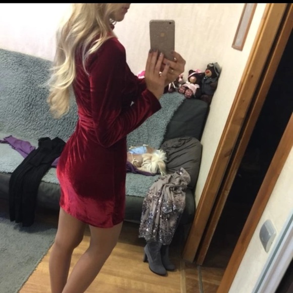 LAST ONE! Red Velvet Deep V Choker Dress🔥 - Picture 4 of 6