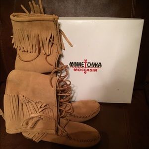 Minnetonka Moccasin Boots
