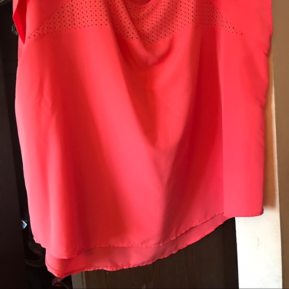 Top - Picture 2 of 3