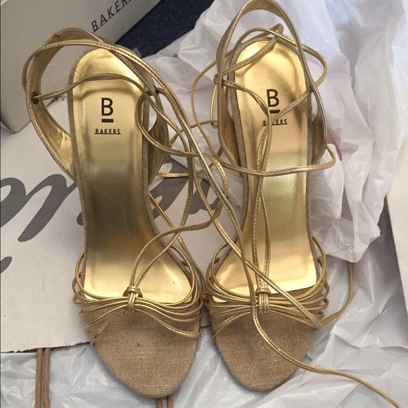 Tie up wedge sandals