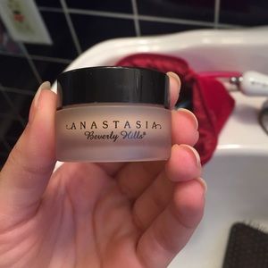 Anastasia cream concealer and brush 18