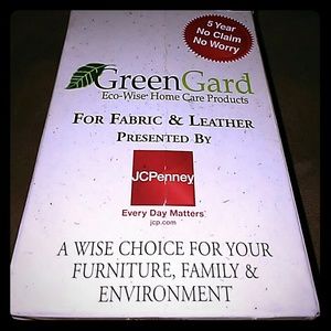 Eco friendly leather and fabric cleaner