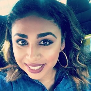 Meet your Posher, Adriana