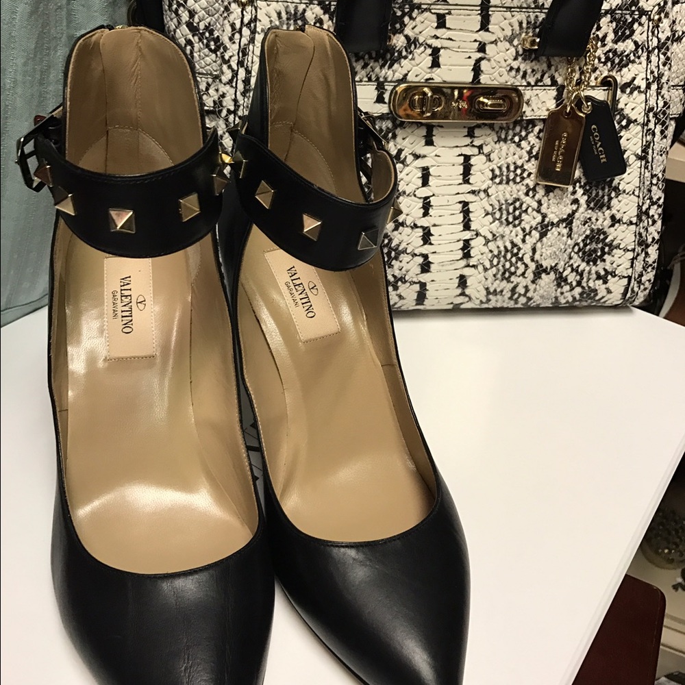 Valentino 👠 ❌SOLD❌