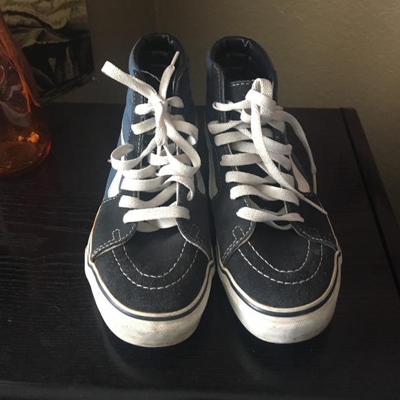 Women Size 6 Sk8-HI. Good condition!