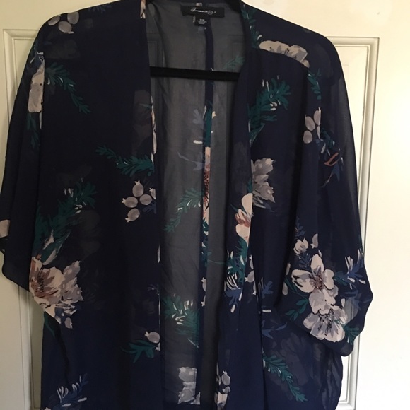 Navy floral kimono