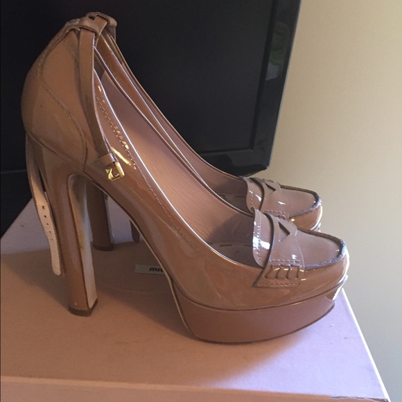 Mini Miu Nude loafer heels - Picture 2 of 4