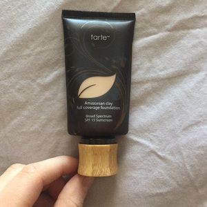Tarte Amazonian clay foundation