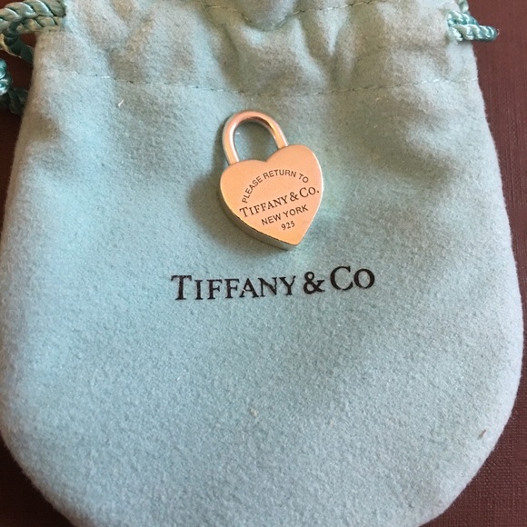 🔥SOLD🔥Authentic Tiffany and Co  heart lock charm
