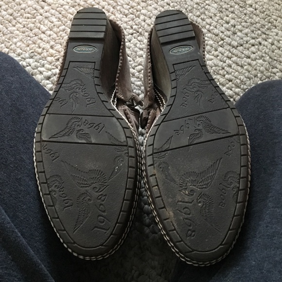 Boots - Picture 3 of 4