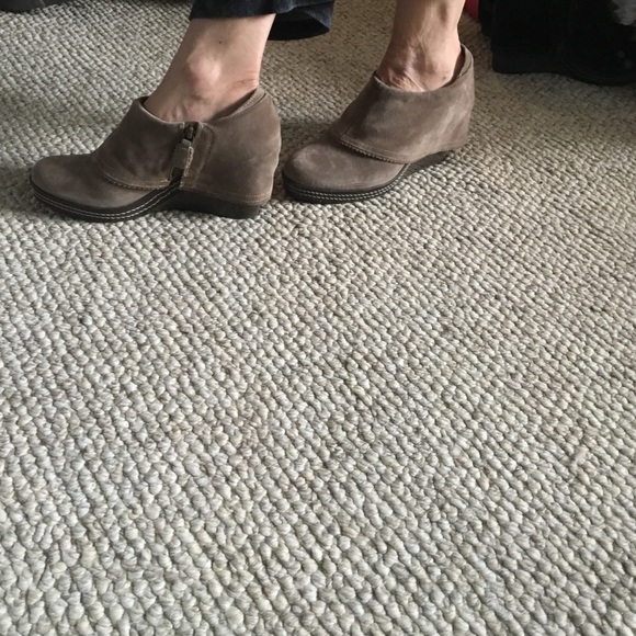 Boots - Picture 4 of 4