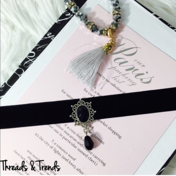 Velvet Antique Choker - Picture 2 of 4