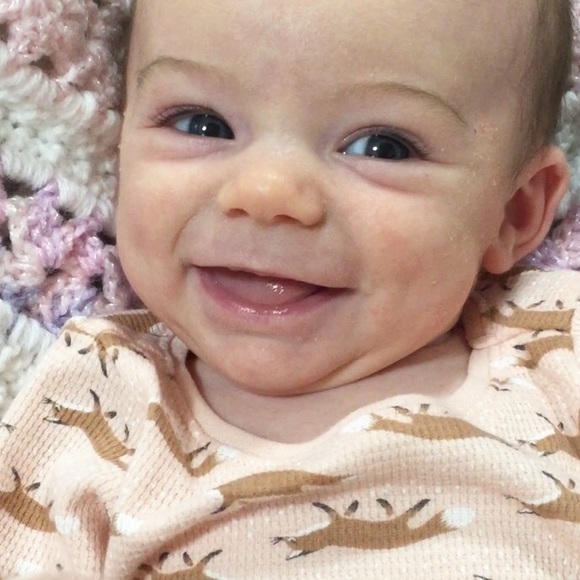 I'm back guys!! Holy life happens 🙌🏼🙌🏼💕💕 - Picture 2 of 4