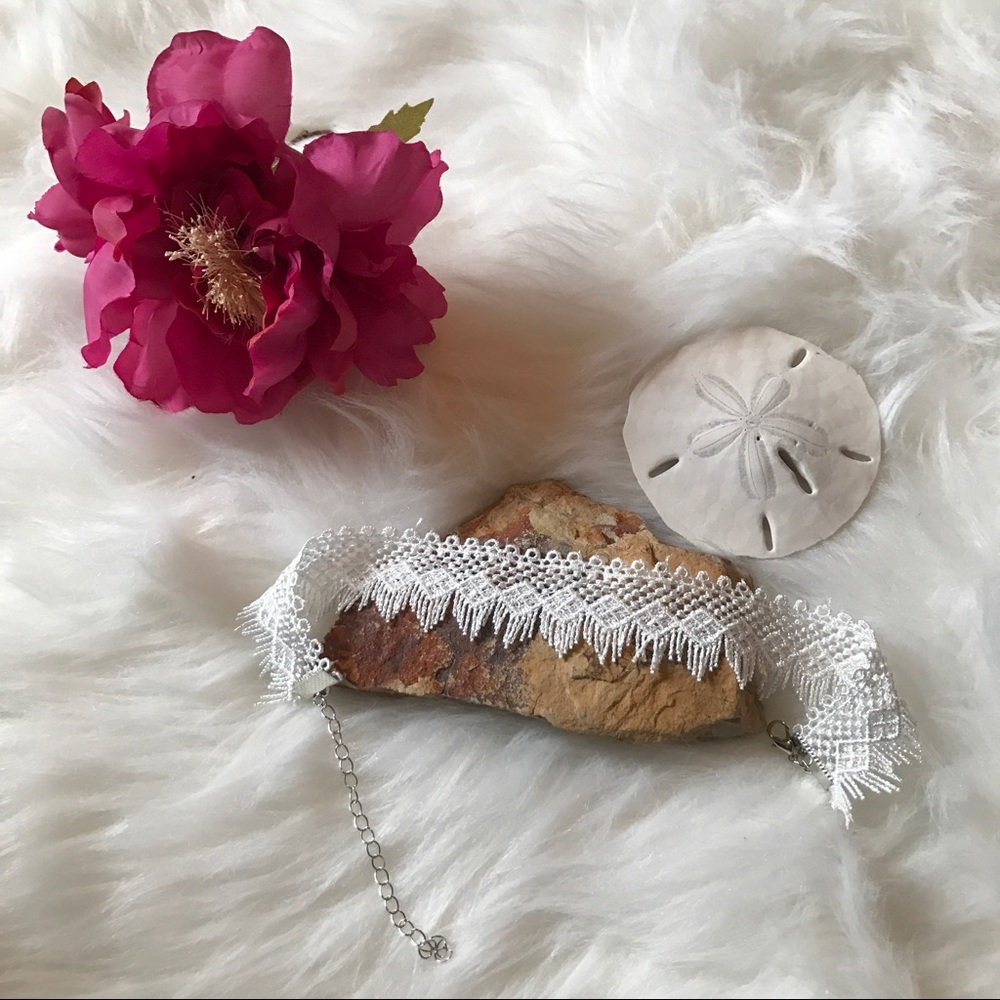 NEW💓 White Lace Choker Urban Outfitters