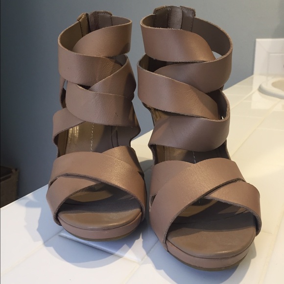 Dolce Vita Strappy Wedge, Tan, Size 7.5