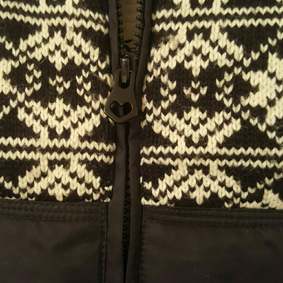 Vest - Picture 2 of 3