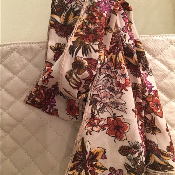 Aldo Beige Quilted Scarf Zip Tote Bag - Picture 3 of 4
