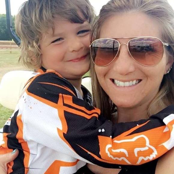 Meet your Posher, Laura - Picture 1 of 1