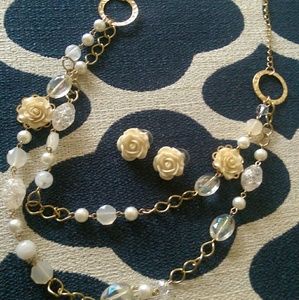 Statement flower necklace and stud earrings set