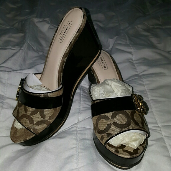 Coach Geri brown wedge size 8 NEW WITH TAG