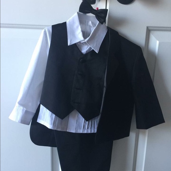 Baby Tuxedo - Picture 2 of 3