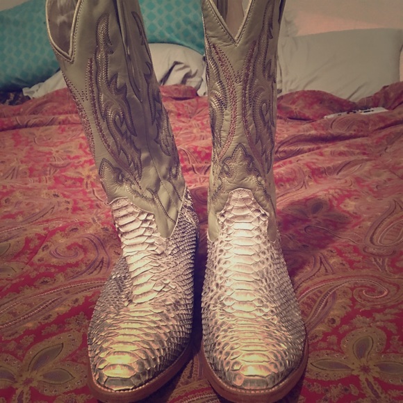 Gorgeous Snakeskin Mens Boots main image 4
