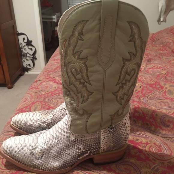 Gorgeous Snakeskin Mens Boots