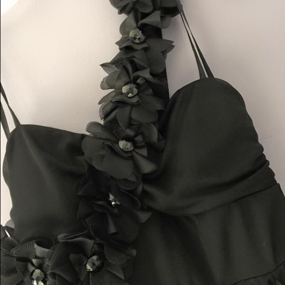 Black dress - Picture 2 of 2