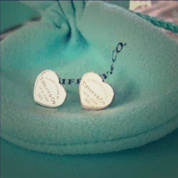 Tiffany and co mini RTT heart earrings