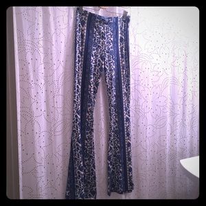 Small boho print bellbottom leggings