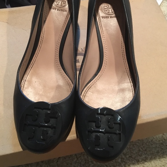 Tory Burch navy leather dress shoes