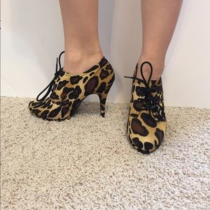 NWOT Cheetah print heels!