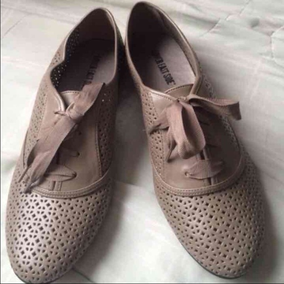 Brand New Lace flats