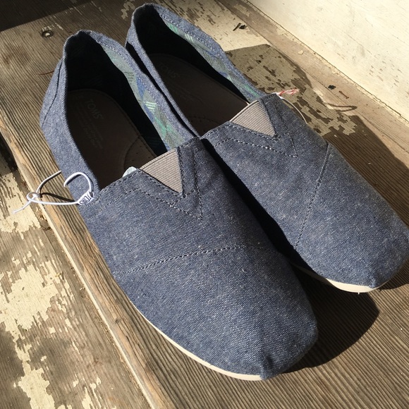 Toms Size 12. New.