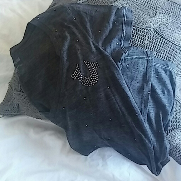 Like new True Religion V-neck tee. - Picture 1 of 2