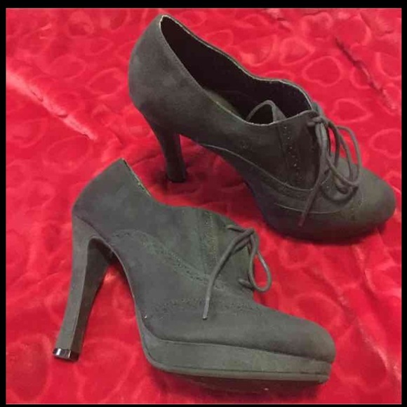 Cute black dress booties