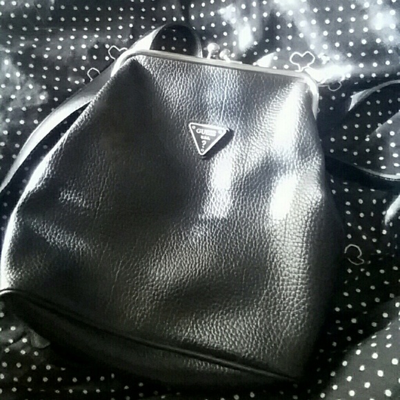 GUESS PURSE