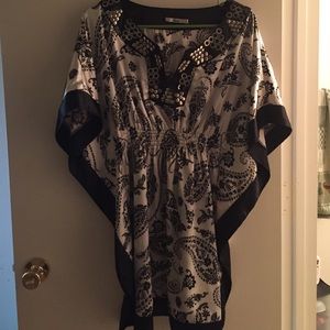 Black and white long Papaya blouse