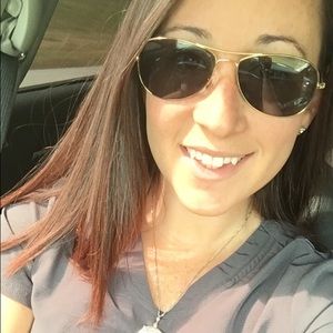 Meet your Posher, Cayla