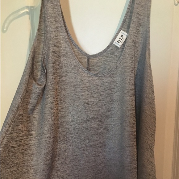 Hip flowy tank