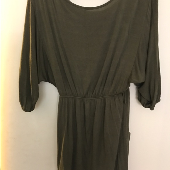 Dresses & Skirts - Green dress with pockets