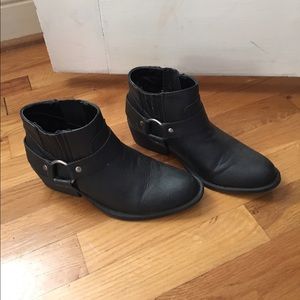 Forever 21 black booties
