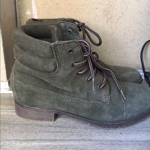 Steve Madden Mantraa Green lace up boots